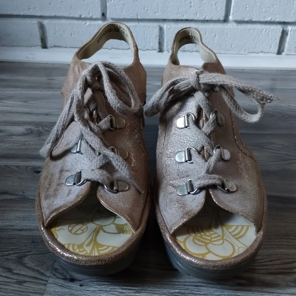 Fly London Metallic Ylfa Wedge Leather Sandals Size 41 US 10